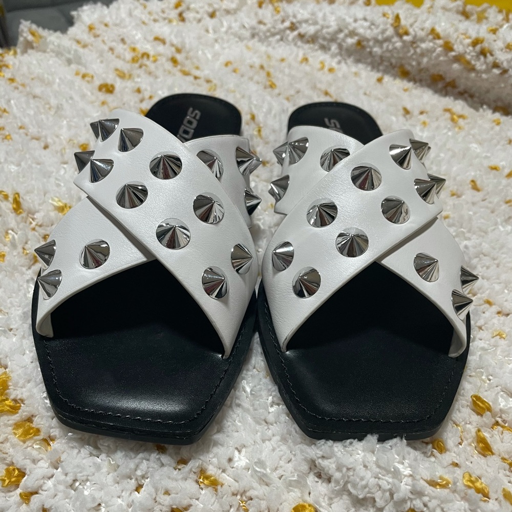 SODA / White Studded Sandals